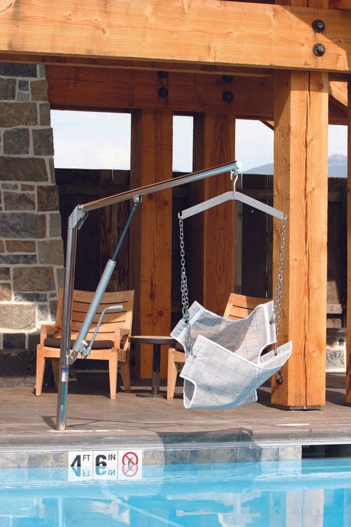 Spectrum Aquatics Elkhorn MP400 manual pool lift — lift at poolside