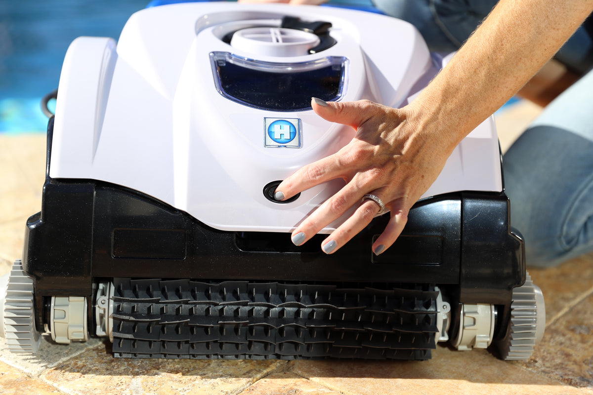 Hayward SharkVac XL W3RC9740WCCUB / W3RC9742WCCUBY Robotic Pool Cleane - installed or in use