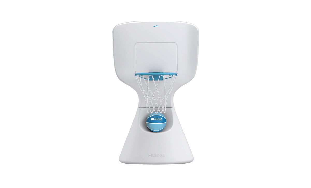 Ledge Lounger Hoopstr poolside basketball game — front view