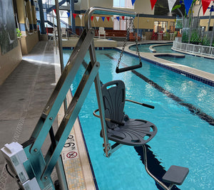 Spectrum Aquatics Traveler BP500 pool lift — lift over pool water